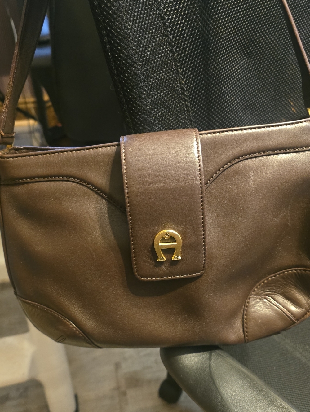 ETIENNE AIGNER Classic Brown Leather Shoulder Bag with Gold Accent
